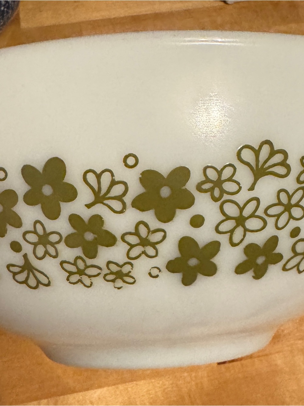 Pyrex crazy daisy 443 Cinderella bowl